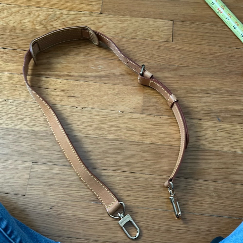 Lv keepall strap EUC